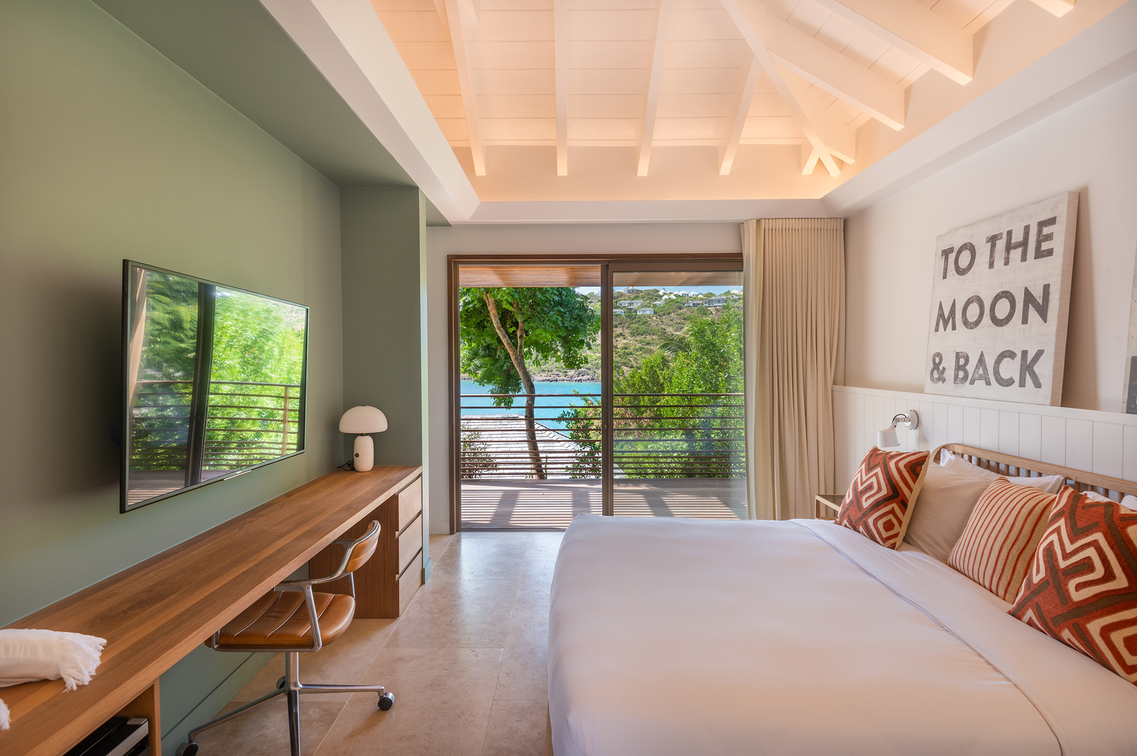 Villa Linda – Luxury 5-Bedroom Seafront Villa in Marigot St Barts